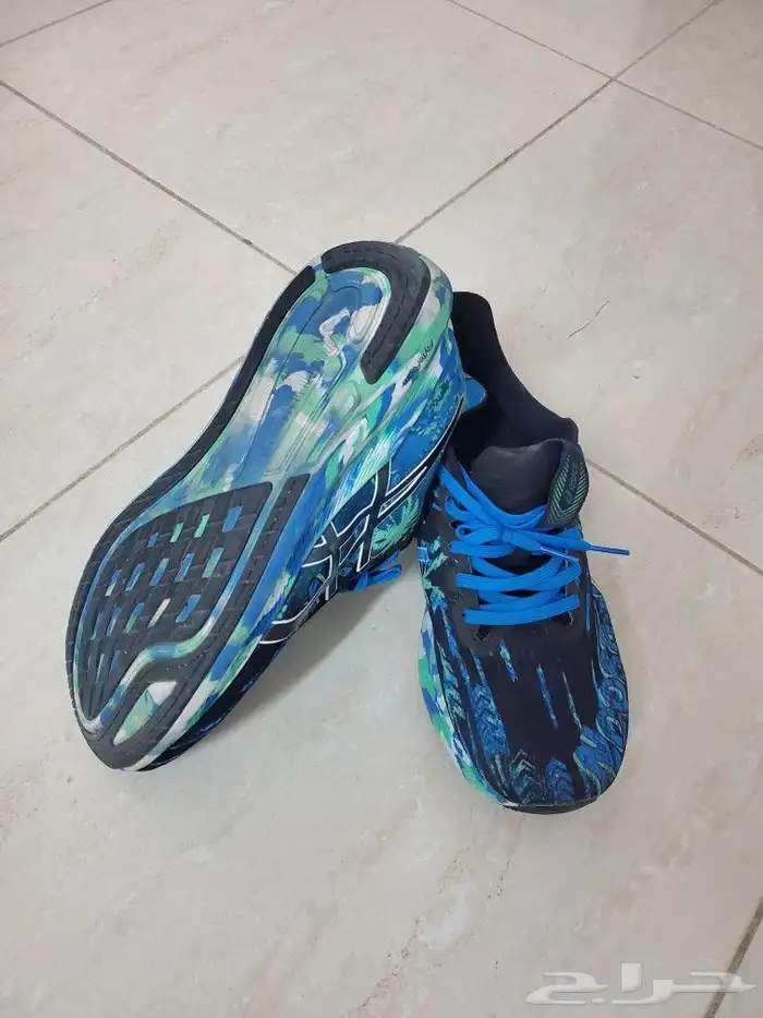 جزمة asics مقاس 42.5 3