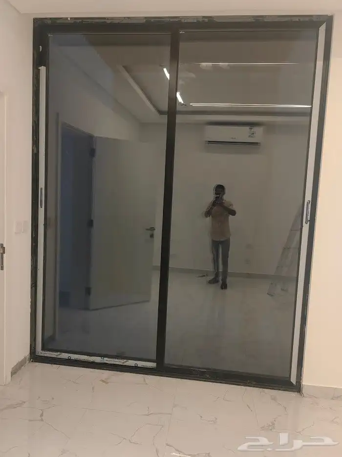 المنيوم وحديد وقزاز وباركيه وبديل خشب وبديل رخام 3