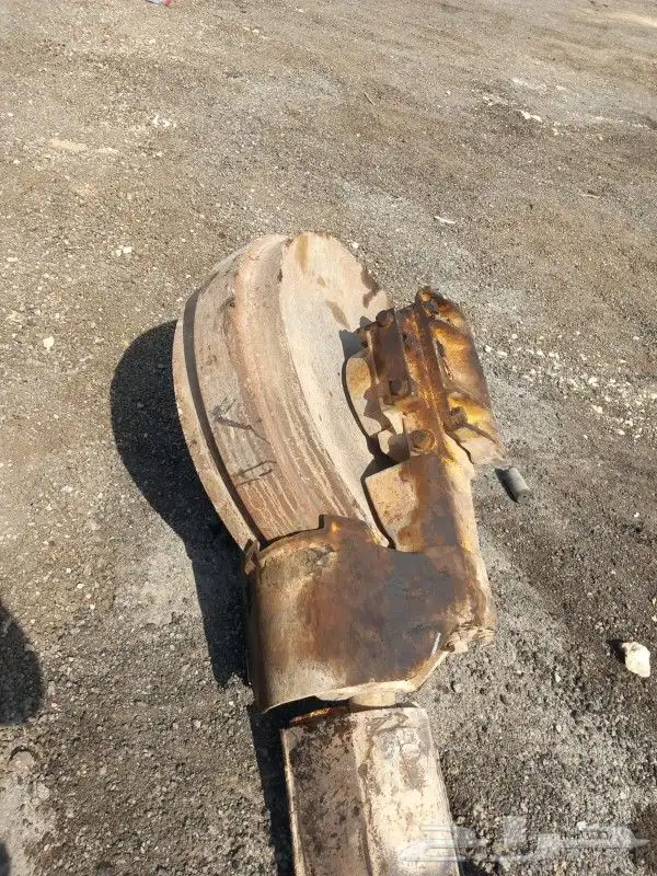 بيع جنزير بلدوزر 355 ورولات بلدوزر 155 و355 8