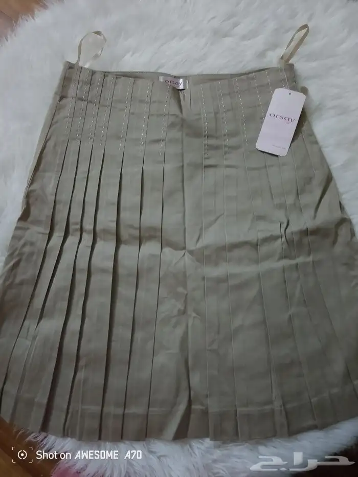 ملابس من الدبش متنوعة بناطيل وفساتين وتنانير 4