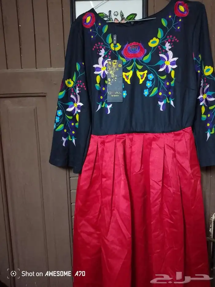 ملابس من الدبش متنوعة بناطيل وفساتين وتنانير 25