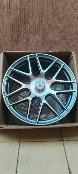 جنوط مرسديس اس ثري مقاس 19 0