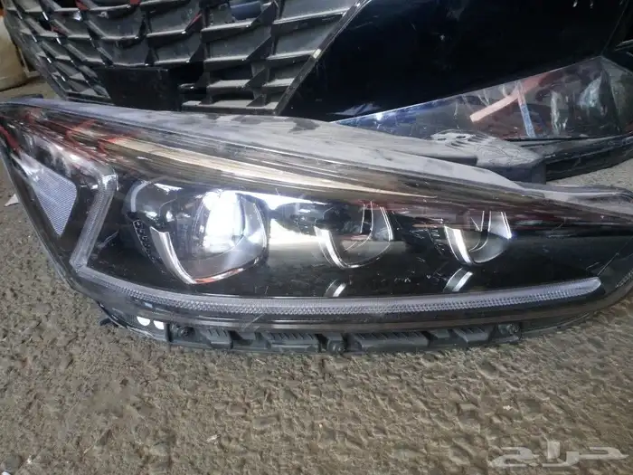 يتوفر لدينا طقم شمعات كيا كدنزا ثلاث عدسات مديل 2018 2