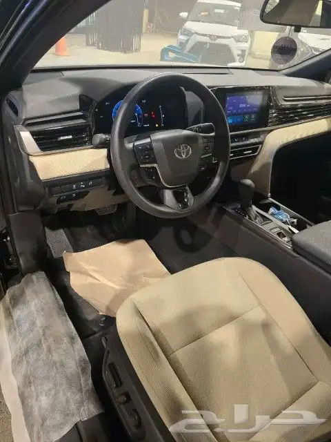 تويوتا كامري بنزين 2025 5