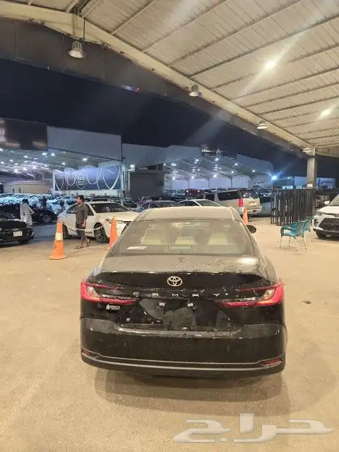 تويوتا كامري بنزين 2025 3