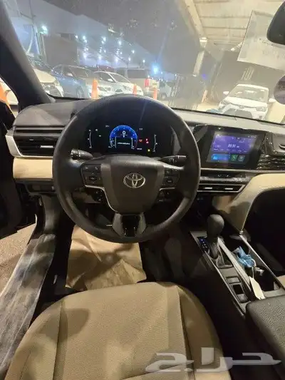 تويوتا كامري بنزين 2025 6