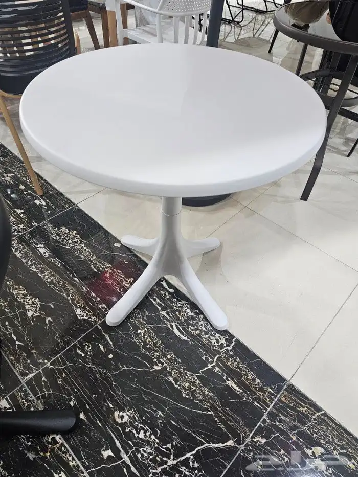 طاولات فايبر 8