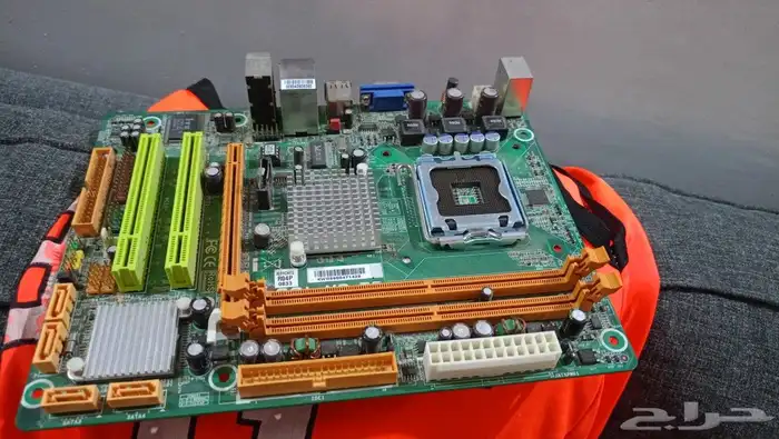 مذربورد مع معالج ورامات ومروحة معالج 8
