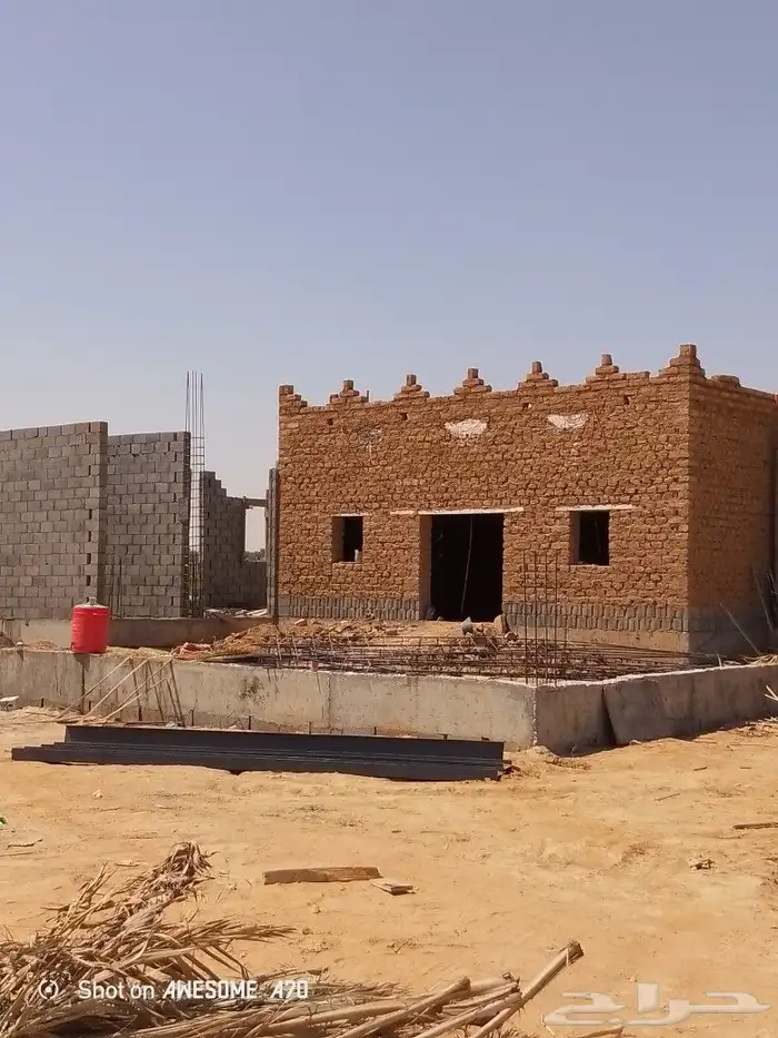 مباني تراث حجر وطين وسقواف وترميمت البيوت القديمه وتليوست لل 4