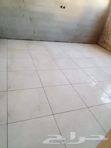 معلم مبلط سيراميك وبرسلين والخام واندر لوك حمام السباحه 0548 2