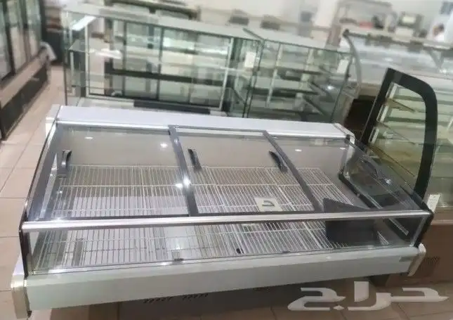 ثلاجات عرض لحوم أو اسماك طازجة باب سحاب زجاج متوفره باكثر من 7