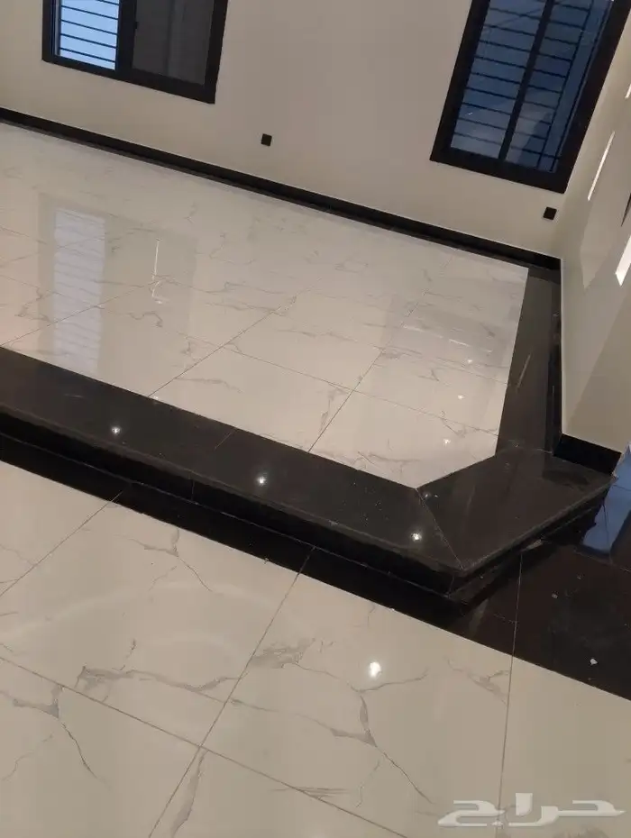 معلم مبلط سيراميك وبرسلين والخام واندر لوك حمام السباحه 0548 0