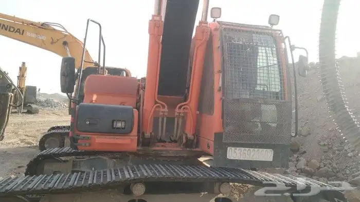 بوكلينات ايجاري يومي وشهري للحفر والهدم والتكسير 2