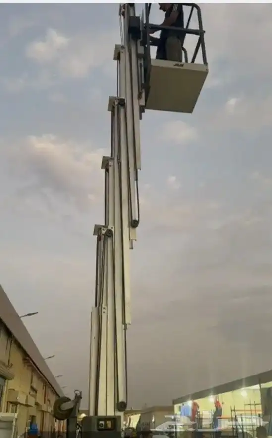 للأيجار رافعه كهربائيه 12متر 0