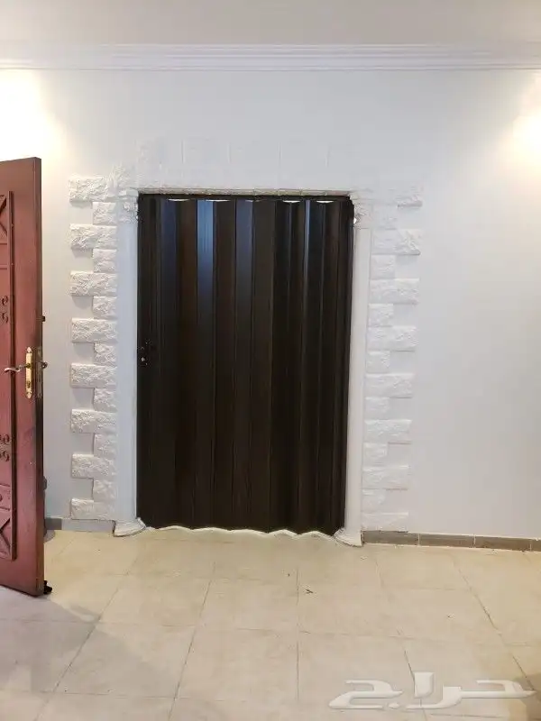 باب سحب . باب كرديون . باب بلاستيك . باب جلد . باب خشب 3