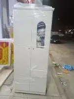يوجد لدينا جميع الدواليب والسراير والمراتب 6