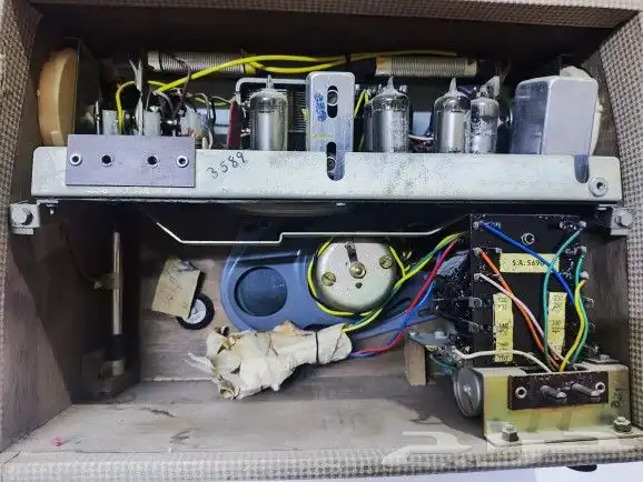 راديو تراثي نادر صناعة انجليزية... 5