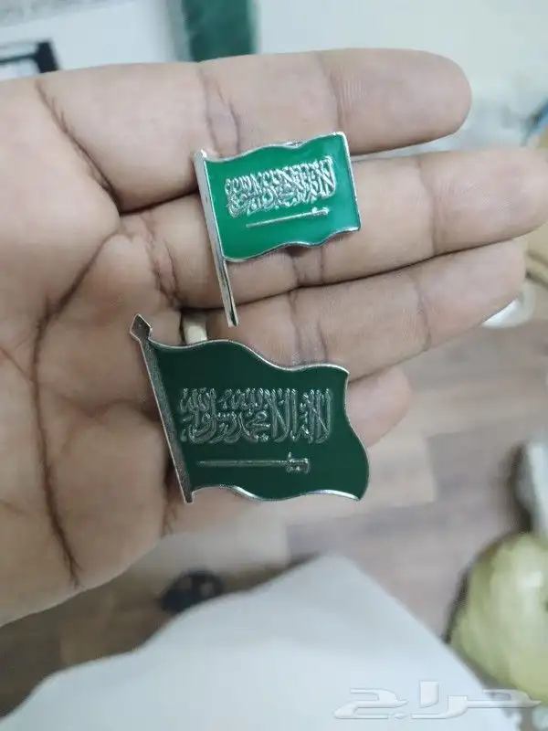 اعلام السعوديه بروشات وشاحات 1