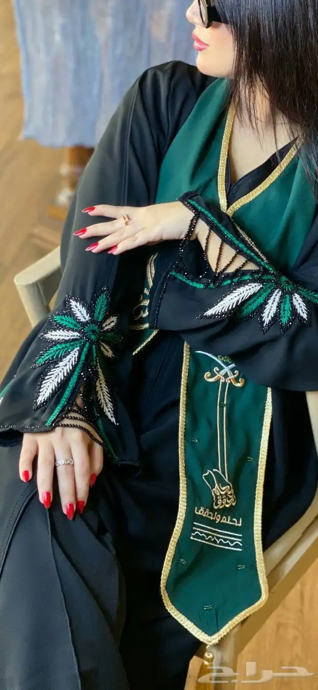 عبايات مع وشاح اليوم الوطني فخم بتصميم فخامه وجذاب شي راقي ا 4