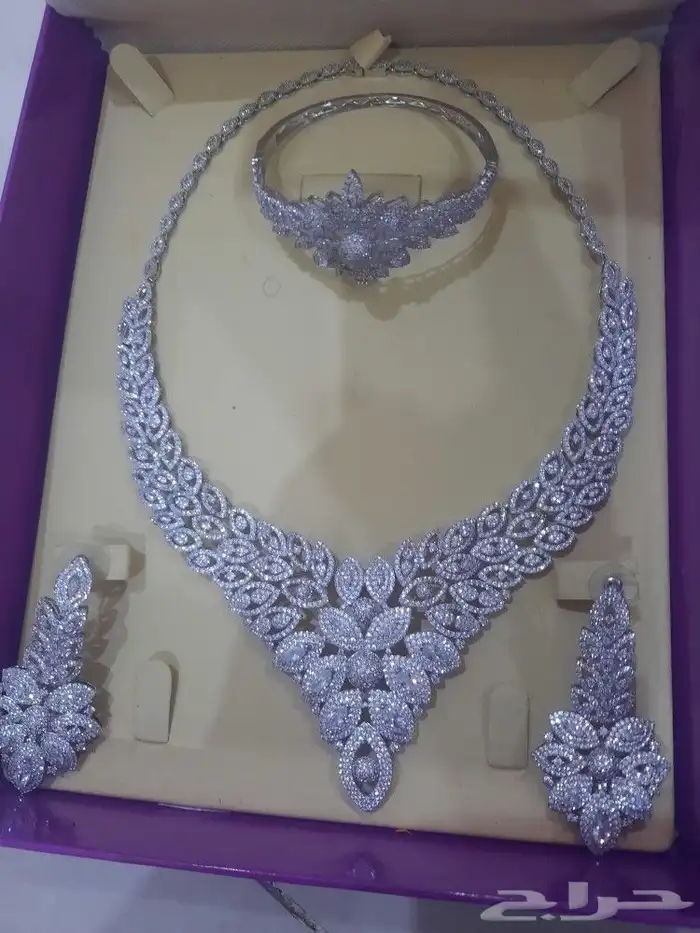 طقم اكسسوار راقي وانيق 0