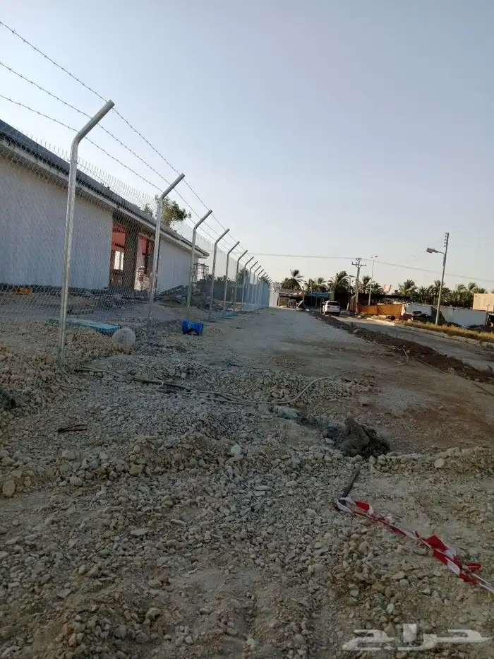 نقوم بتوريدوتركيب جميع انواع الشبوك 3