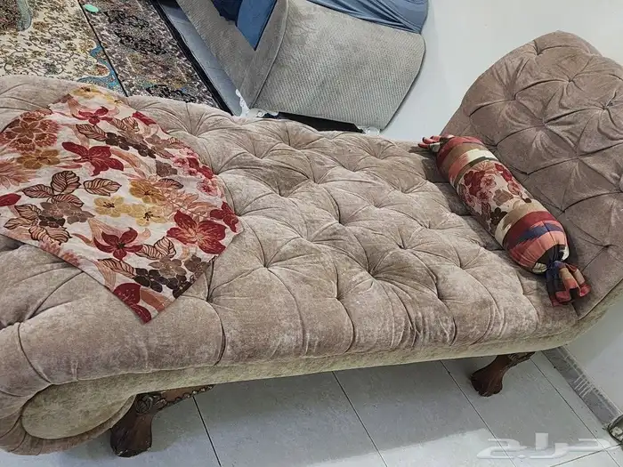 اريكة على السوم 0