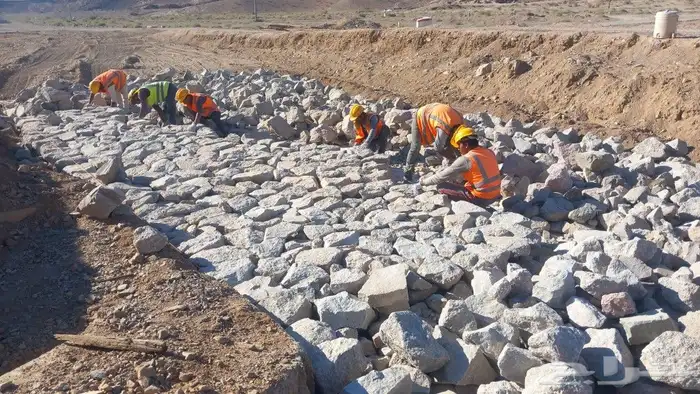 يوجد لدينا جميع انوع شغل الحجر 7