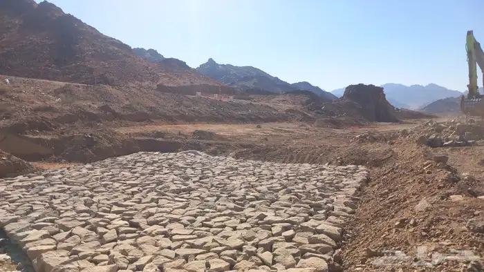 يوجد لدينا جميع انوع شغل الحجر 8