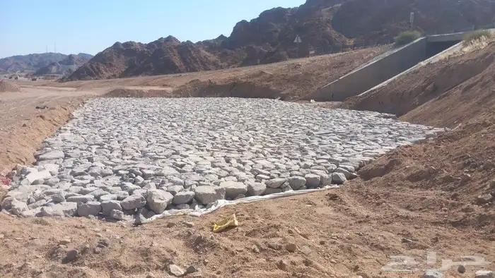 يوجد لدينا جميع انوع شغل الحجر 9