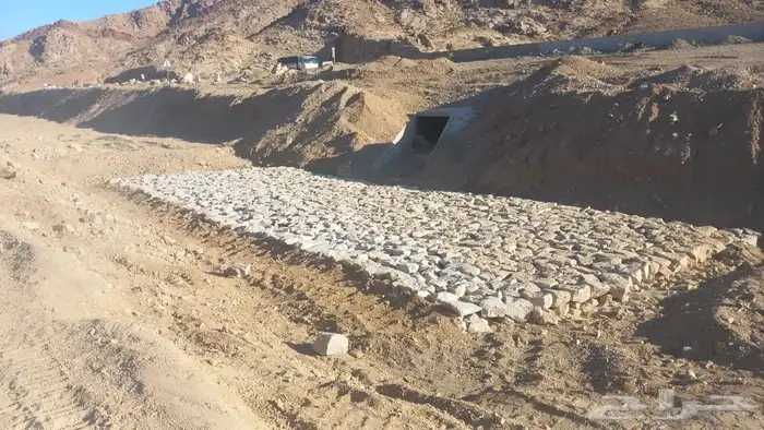 يوجد لدينا جميع انوع شغل الحجر 5