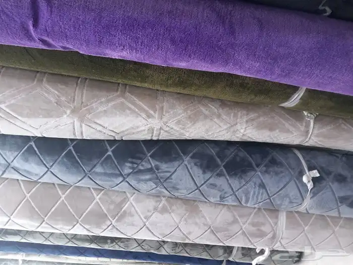 مفروشات وموكيت وفينيل وعشب صناعي ويوجد احسن الخامات 4