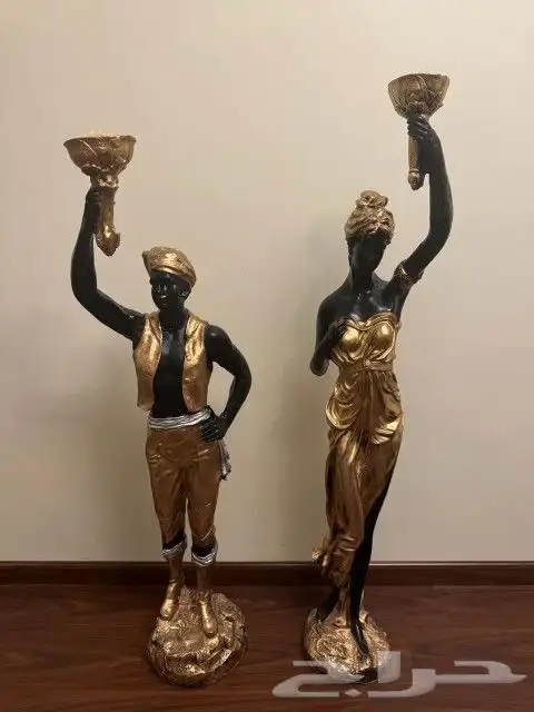 لدينا لوحات جداريه مرسومه ومجسمه وجميع انواع المجسمات جمله 26