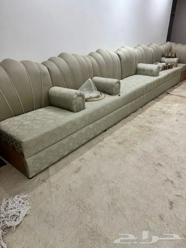 كنب مستخدم ونظيف وسليم 2