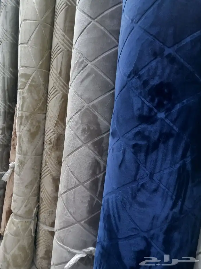 مفروشات وموكيت وفينيل وعشب صناعي ويوجد احسن الخامات 6