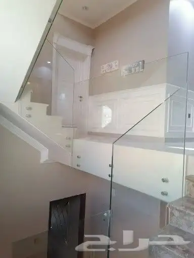 متخصصون في أنظمة المعادن العصريه درابزين زجاج درابزين استيل 12