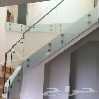 متخصصون في أنظمة المعادن العصريه درابزين زجاج درابزين استيل 6