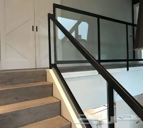 متخصصون في أنظمة المعادن العصريه درابزين زجاج درابزين استيل 2