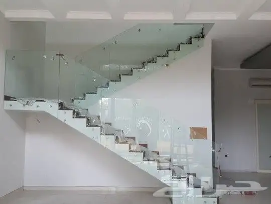 متخصصون في أنظمة المعادن العصريه درابزين زجاج درابزين استيل 7