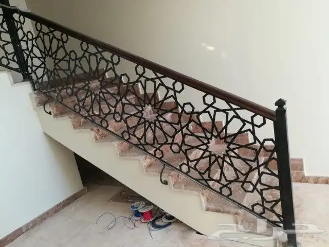 الألمنيوم والحديد والخشب والجبس بورد 4