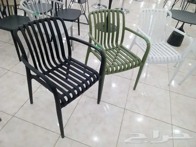 كراسي فيبر وحديد وقماش 1