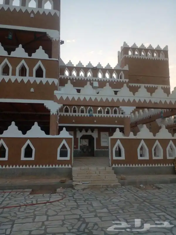 يوجد لدينا نقوم بالاعمال التراثيه اي تصميم في جميع انحاء الم 11