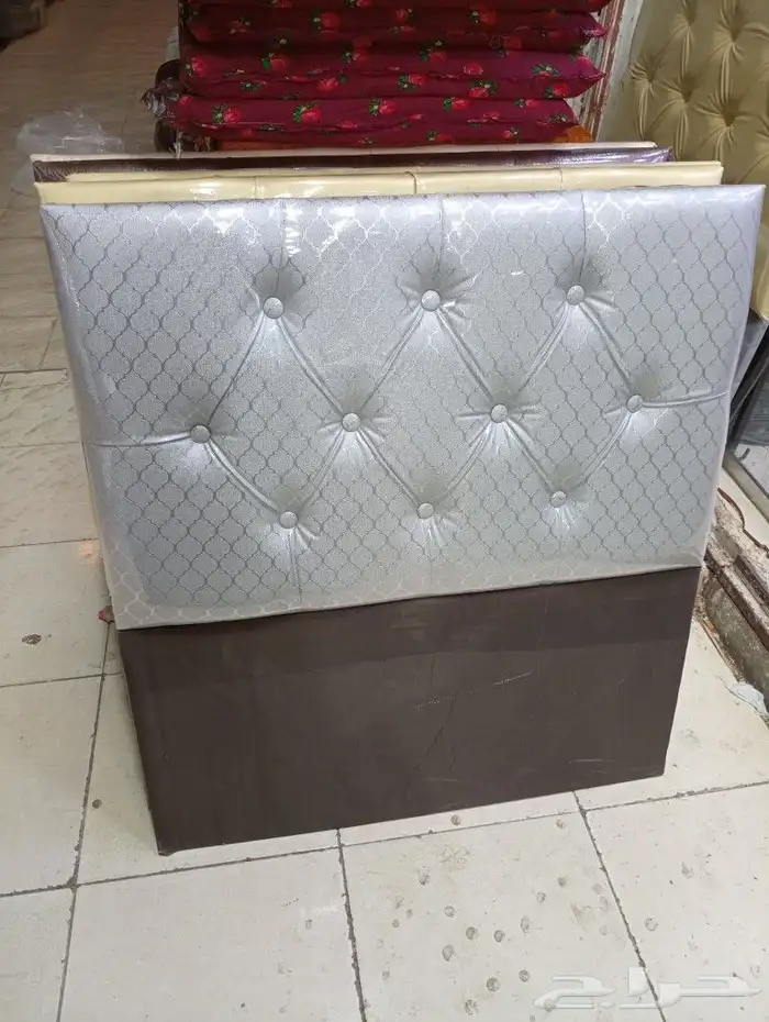 سراير حديد وبكس خشب مراتب ومفارش وبطانيات ومخدات 6