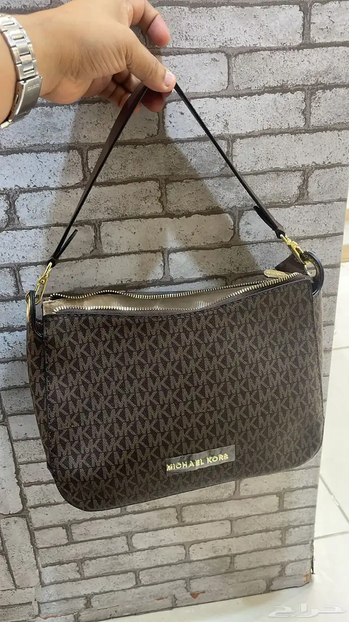 شنط ماركات مختلفه 46