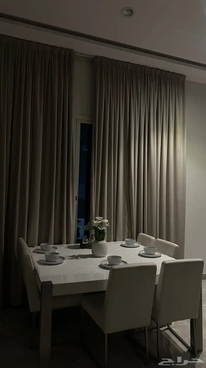 طاوله طعام و 8 كراسي ابيض 0