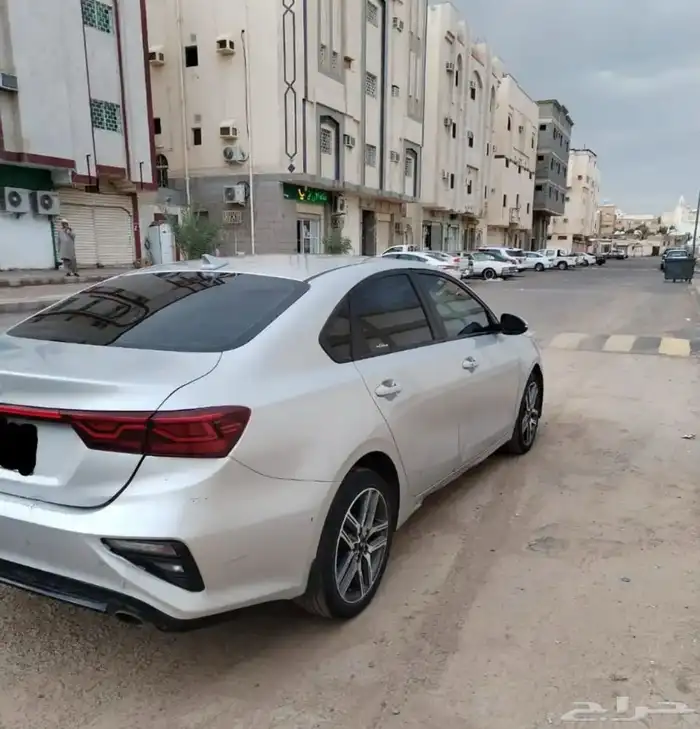 مشاوير الى مطار جيزان ومن المطار والى جميع محافظات جازان 0