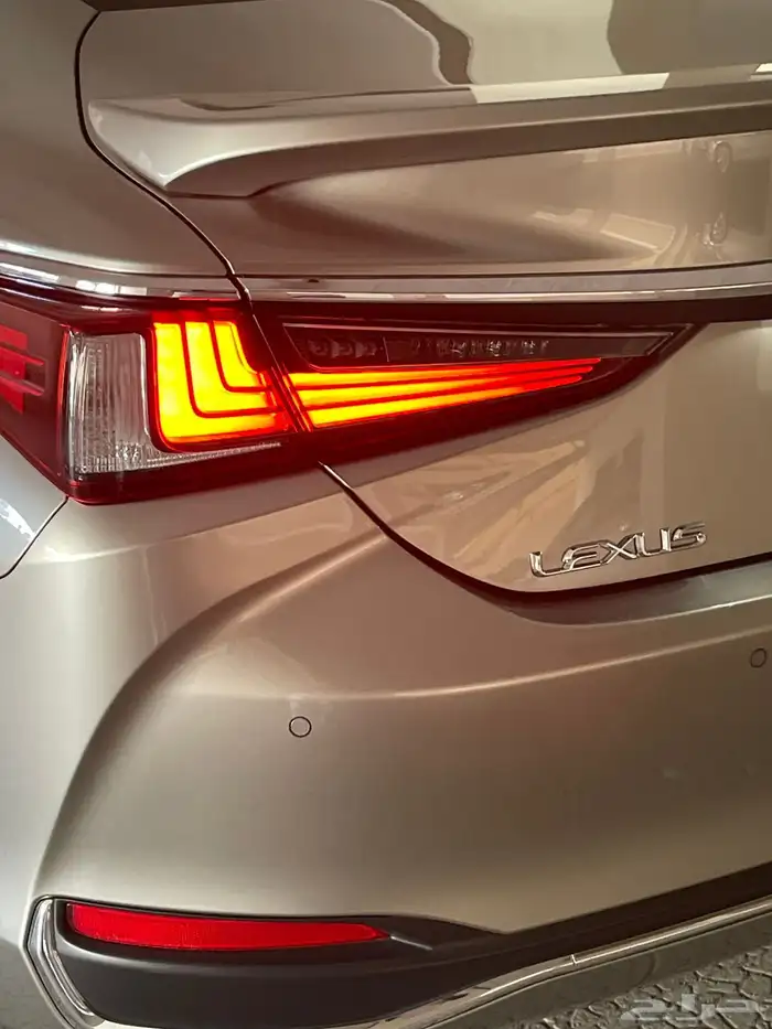 لكزس 2023 ES300h ( تم البيع ) 5