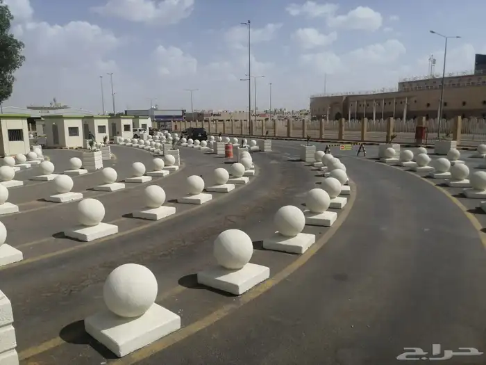 قواعد انارة و نيوجرسي مصدات و حواجز خرسانية و كراسي حدائق 13