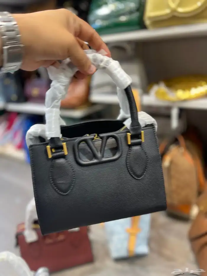 شنط ماركات مختلفه 4