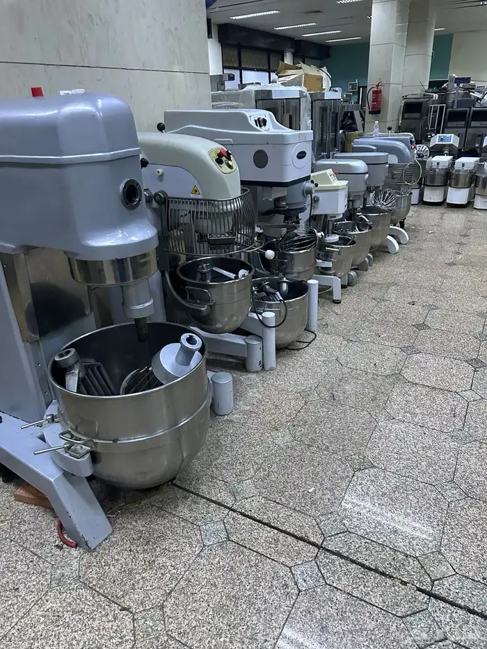 يوجد لدينا جميع ادوات المطاعم والمخابز السوبر ماركتات 32