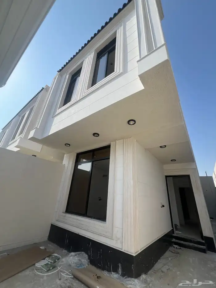 فلة للبيع مساحة 200 متر 840 1